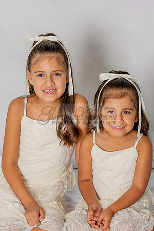 Denise dauhters, kids, family portriat in Whittier ca by Gustavo