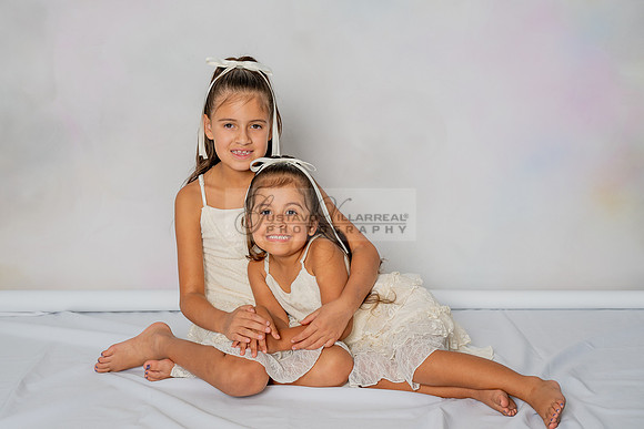 Denise dauhters, kids, family portriat in Whittier ca by Gustavo