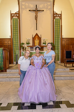 Amy Lopez quinceanera event celebration in Los Angeles Ca, photography and videography by Gustavo Villarreal. 323-633-8283, www.gvphotoandvideo.com