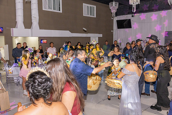 Amy Lopez quinceanera event celebration in Los Angeles Ca, photography and videography by Gustavo Villarreal. 323-633-8283, www.gvphotoandvideo.com
