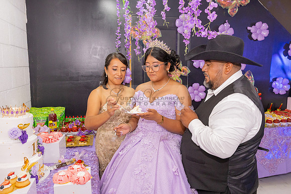 Amy Lopez quinceanera event celebration in Los Angeles Ca, photography and videography by Gustavo Villarreal. 323-633-8283, www.gvphotoandvideo.com