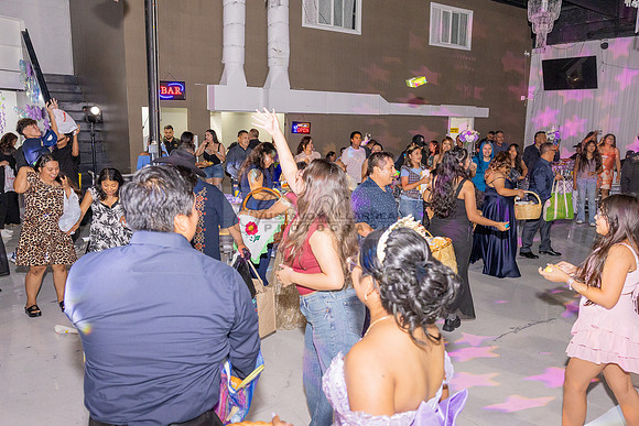 Amy Lopez quinceanera event celebration in Los Angeles Ca, photography and videography by Gustavo Villarreal. 323-633-8283, www.gvphotoandvideo.com