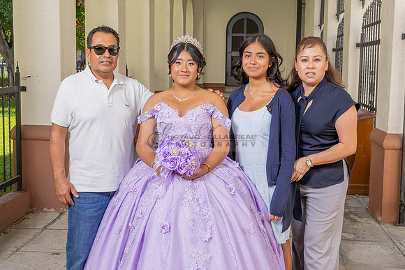 Amy Lopez quinceanera event celebration in Los Angeles Ca, photography and videography by Gustavo Villarreal. 323-633-8283, www.gvphotoandvideo.com
