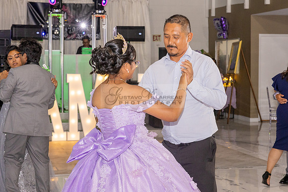 Amy Lopez quinceanera event celebration in Los Angeles Ca, photography and videography by Gustavo Villarreal. 323-633-8283, www.gvphotoandvideo.com