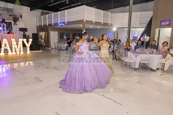 Amy Lopez quinceanera event celebration in Los Angeles Ca, photography and videography by Gustavo Villarreal. 323-633-8283, www.gvphotoandvideo.com