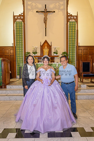 Amy Lopez quinceanera event celebration in Los Angeles Ca, photography and videography by Gustavo Villarreal. 323-633-8283, www.gvphotoandvideo.com