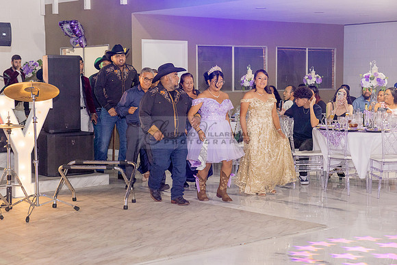 Amy Lopez quinceanera event celebration in Los Angeles Ca, photography and videography by Gustavo Villarreal. 323-633-8283, www.gvphotoandvideo.com