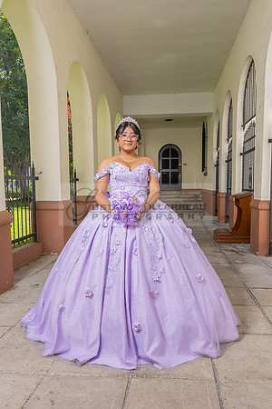 Amy Lopez quinceanera event celebration in Los Angeles Ca, photography and videography by Gustavo Villarreal. 323-633-8283, www.gvphotoandvideo.com