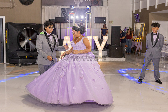 Amy Lopez quinceanera event celebration in Los Angeles Ca, photography and videography by Gustavo Villarreal. 323-633-8283, www.gvphotoandvideo.com
