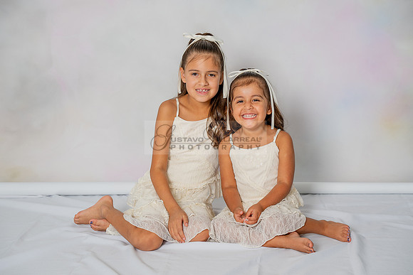 Denise dauhters, kids, family portriat in Whittier ca by Gustavo