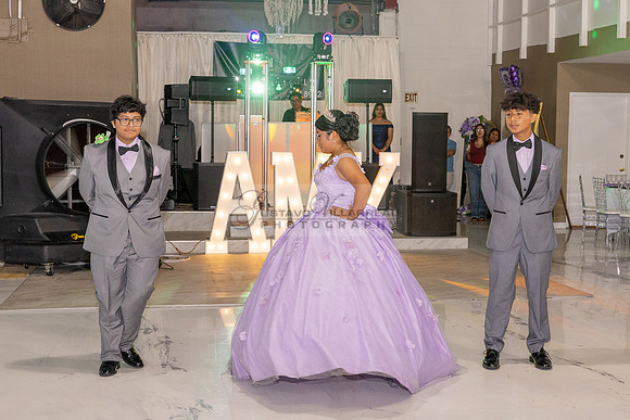 Amy Lopez quinceanera event celebration in Los Angeles Ca, photography and videography by Gustavo Villarreal. 323-633-8283, www.gvphotoandvideo.com