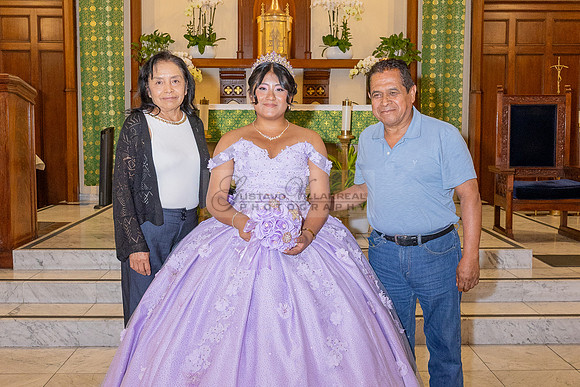 Amy Lopez quinceanera event celebration in Los Angeles Ca, photography and videography by Gustavo Villarreal. 323-633-8283, www.gvphotoandvideo.com