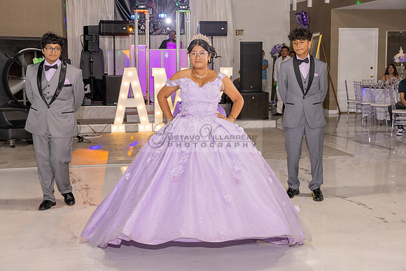 Amy Lopez quinceanera event celebration in Los Angeles Ca, photography and videography by Gustavo Villarreal. 323-633-8283, www.gvphotoandvideo.com