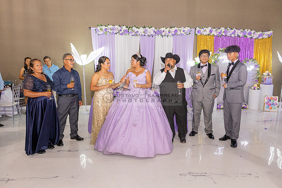 Amy Lopez quinceanera event celebration in Los Angeles Ca, photography and videography by Gustavo Villarreal. 323-633-8283, www.gvphotoandvideo.com