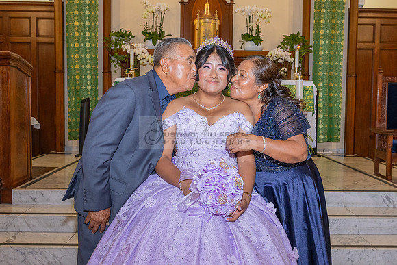 Amy Lopez quinceanera event celebration in Los Angeles Ca, photography and videography by Gustavo Villarreal. 323-633-8283, www.gvphotoandvideo.com