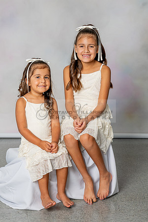 Denise dauhters, kids, family portriat in Whittier ca by Gustavo