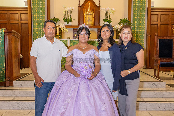 Amy Lopez quinceanera event celebration in Los Angeles Ca, photography and videography by Gustavo Villarreal. 323-633-8283, www.gvphotoandvideo.com
