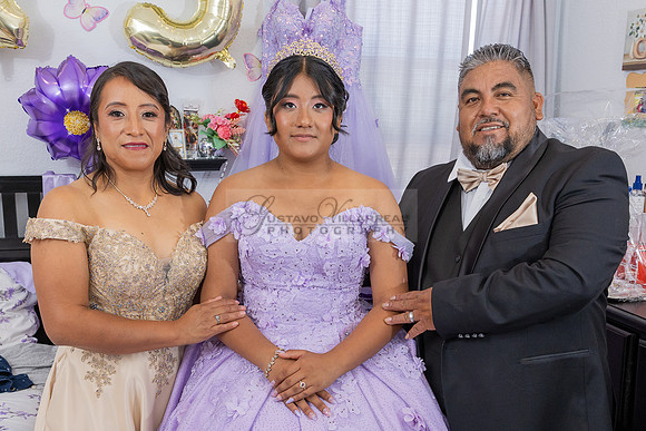 Amy Lopez quinceanera event celebration in Los Angeles Ca, photography and videography by Gustavo Villarreal. 323-633-8283, www.gvphotoandvideo.com