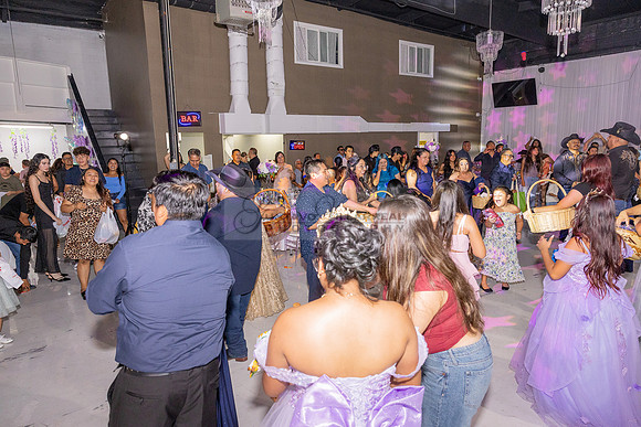 Amy Lopez quinceanera event celebration in Los Angeles Ca, photography and videography by Gustavo Villarreal. 323-633-8283, www.gvphotoandvideo.com