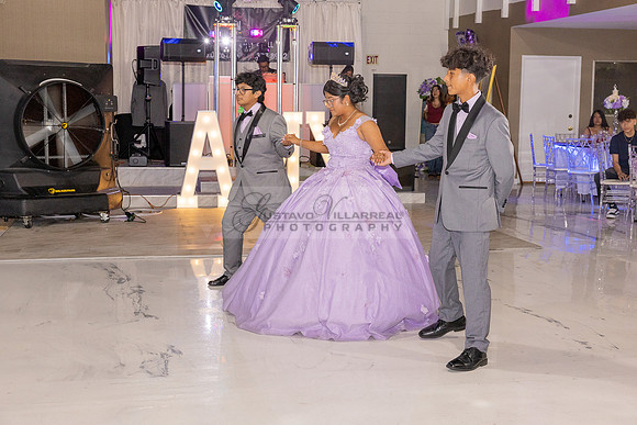 Amy Lopez quinceanera event celebration in Los Angeles Ca, photography and videography by Gustavo Villarreal. 323-633-8283, www.gvphotoandvideo.com