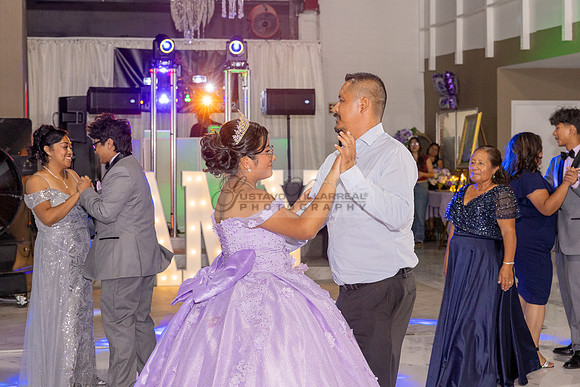 Amy Lopez quinceanera event celebration in Los Angeles Ca, photography and videography by Gustavo Villarreal. 323-633-8283, www.gvphotoandvideo.com