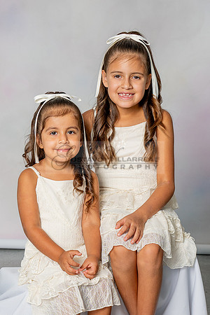 Denise dauhters, kids, family portriat in Whittier ca by Gustavo