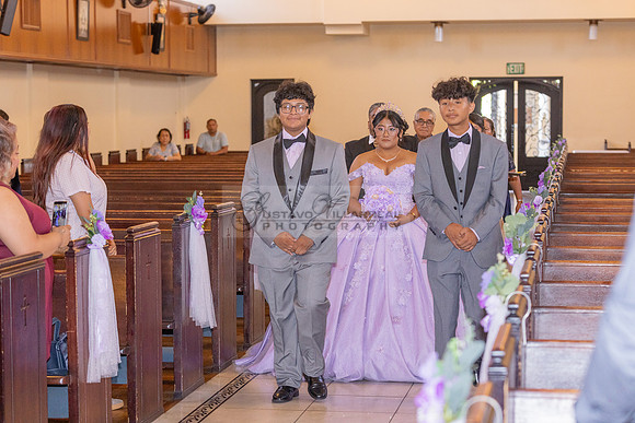 Amy Lopez quinceanera event celebration in Los Angeles Ca, photography and videography by Gustavo Villarreal. 323-633-8283, www.gvphotoandvideo.com