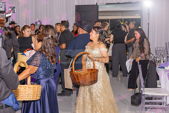 Amy Lopez quinceanera event celebration in Los Angeles Ca, photography and videography by Gustavo Villarreal. 323-633-8283, www.gvphotoandvideo.com