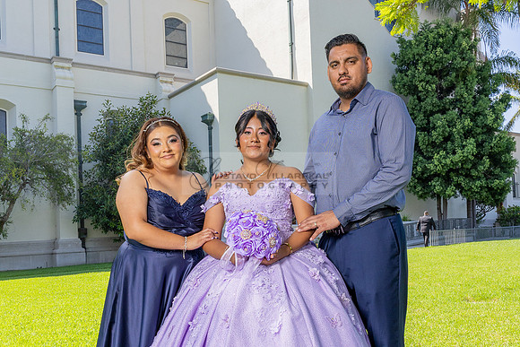 Amy Lopez quinceanera event celebration in Los Angeles Ca, photography and videography by Gustavo Villarreal. 323-633-8283, www.gvphotoandvideo.com