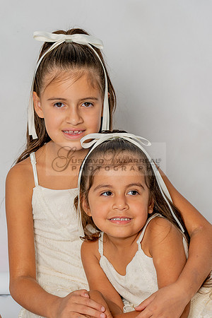 Denise dauhters, kids, family portriat in Whittier ca by Gustavo