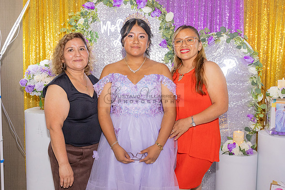 Amy Lopez quinceanera event celebration in Los Angeles Ca, photography and videography by Gustavo Villarreal. 323-633-8283, www.gvphotoandvideo.com