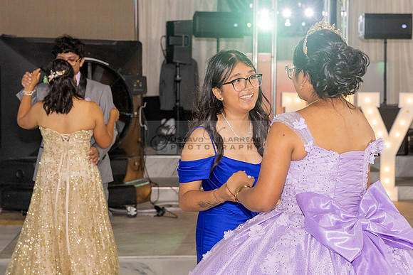 Amy Lopez quinceanera event celebration in Los Angeles Ca, photography and videography by Gustavo Villarreal. 323-633-8283, www.gvphotoandvideo.com