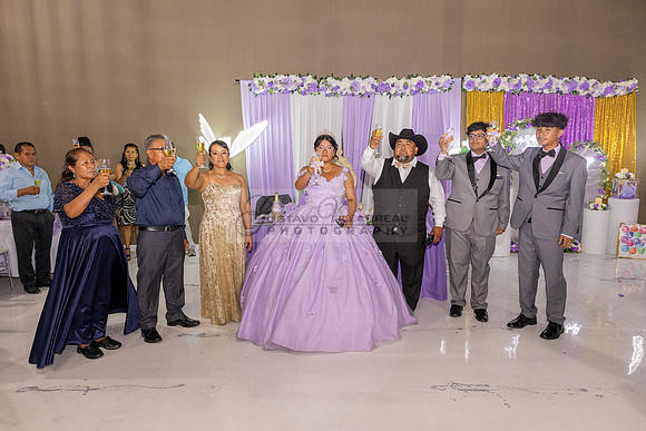 Amy Lopez quinceanera event celebration in Los Angeles Ca, photography and videography by Gustavo Villarreal. 323-633-8283, www.gvphotoandvideo.com