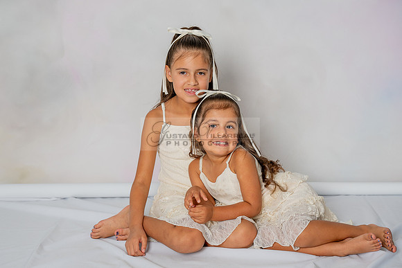 Denise dauhters, kids, family portriat in Whittier ca by Gustavo