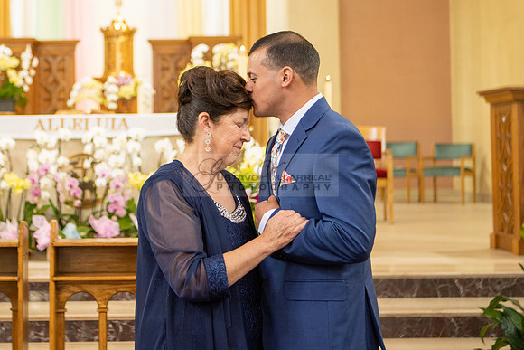 Reyna and Rene wedding celebration, reception, photographer, videographer at Pasadena city hall in Pasadena Ca, Gustavo Villarreal Photography, 323-633-8283, www.gvphotoandvideo.com