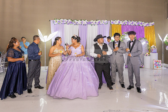 Amy Lopez quinceanera event celebration in Los Angeles Ca, photography and videography by Gustavo Villarreal. 323-633-8283, www.gvphotoandvideo.com