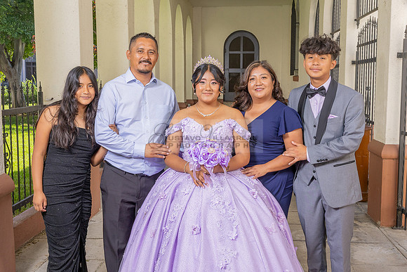 Amy Lopez quinceanera event celebration in Los Angeles Ca, photography and videography by Gustavo Villarreal. 323-633-8283, www.gvphotoandvideo.com