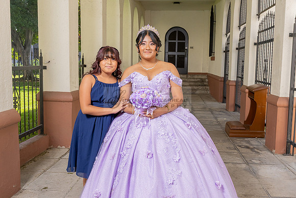 Amy Lopez quinceanera event celebration in Los Angeles Ca, photography and videography by Gustavo Villarreal. 323-633-8283, www.gvphotoandvideo.com