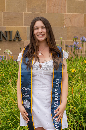 Lauren Berry graduation photos, portraits at UCSB Santa Barbara Ca. Gustavo Villarreal Photography, 323-633-8283