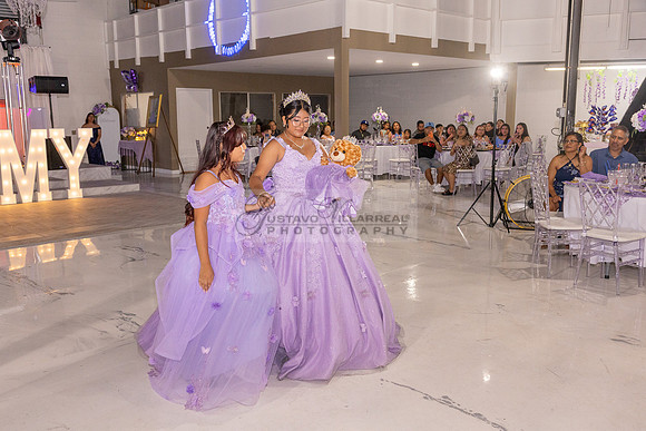 Amy Lopez quinceanera event celebration in Los Angeles Ca, photography and videography by Gustavo Villarreal. 323-633-8283, www.gvphotoandvideo.com