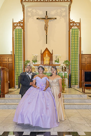 Amy Lopez quinceanera event celebration in Los Angeles Ca, photography and videography by Gustavo Villarreal. 323-633-8283, www.gvphotoandvideo.com