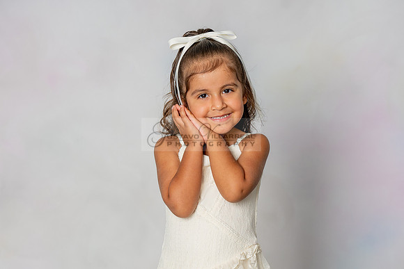 Denise dauhters, kids, family portriat in Whittier ca by Gustavo