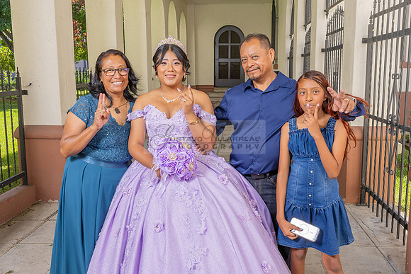 Amy Lopez quinceanera event celebration in Los Angeles Ca, photography and videography by Gustavo Villarreal. 323-633-8283, www.gvphotoandvideo.com