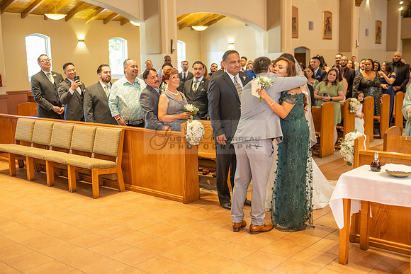 LINK-#1-Stephanie and Albert wedding photography, celebration at Sonesta Redondo Beach and Marina in Redondo Beach Ca, photographer, videographer, Gustavo Villarreal, 323-633-8283, www.gvphotoandvideo