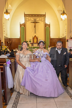 Amy Lopez quinceanera event celebration in Los Angeles Ca, photography and videography by Gustavo Villarreal. 323-633-8283, www.gvphotoandvideo.com