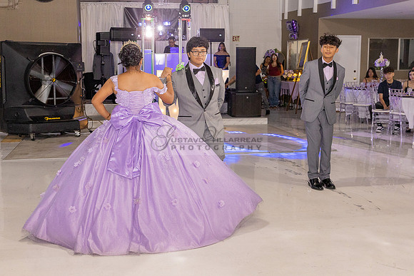 Amy Lopez quinceanera event celebration in Los Angeles Ca, photography and videography by Gustavo Villarreal. 323-633-8283, www.gvphotoandvideo.com