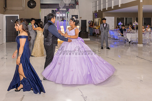 Amy Lopez quinceanera event celebration in Los Angeles Ca, photography and videography by Gustavo Villarreal. 323-633-8283, www.gvphotoandvideo.com