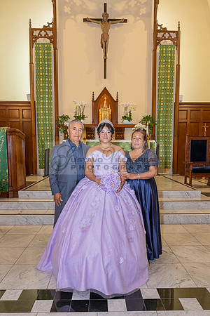 Amy Lopez quinceanera event celebration in Los Angeles Ca, photography and videography by Gustavo Villarreal. 323-633-8283, www.gvphotoandvideo.com