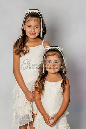 Denise dauhters, kids, family portriat in Whittier ca by Gustavo