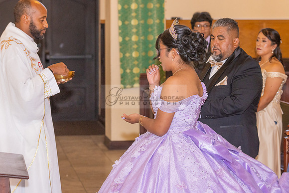 Amy Lopez quinceanera event celebration in Los Angeles Ca, photography and videography by Gustavo Villarreal. 323-633-8283, www.gvphotoandvideo.com